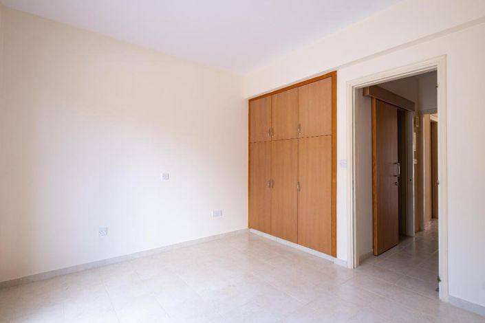 Image No.14-2 Bed House for sale