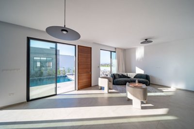 f28a9237-659d-4b86-8349-f8ff850d60e9