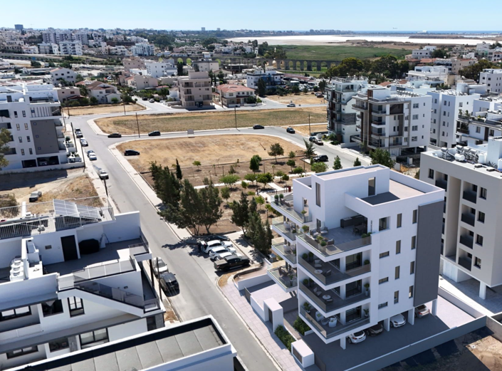 Image No.5-Appartement de 2 chambres à vendre à Kamares