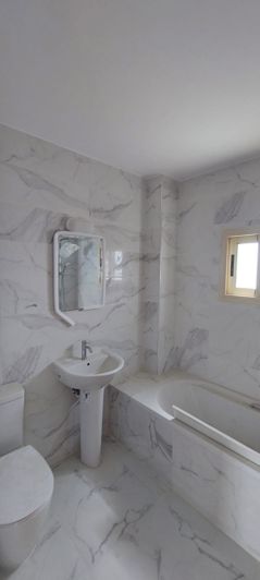 Image No.11-3 Bed House for sale