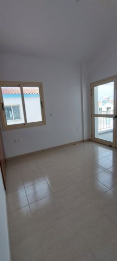 Image No.12-3 Bed House for sale