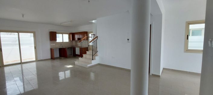 Image No.8-3 Bed House for sale