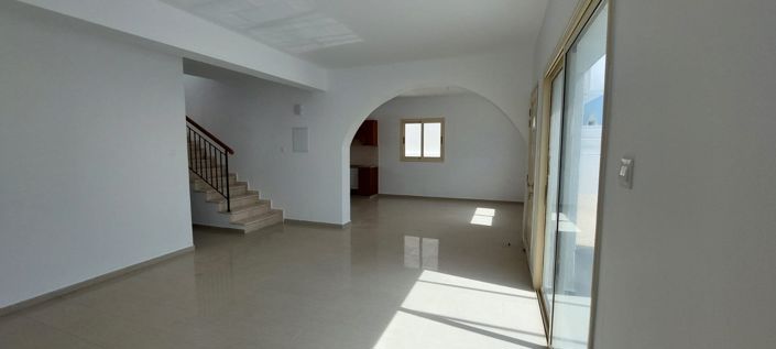 Image No.10-3 Bed House for sale