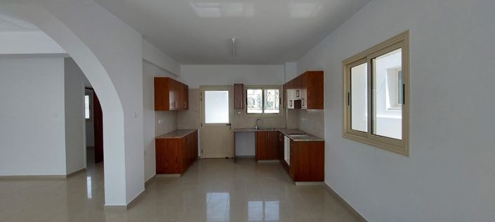 Image No.11-3 Bed House for sale