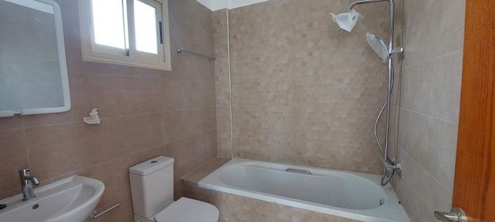 Image No.2-3 Bed House for sale