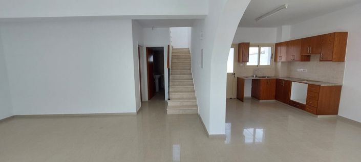 Image No.6-3 Bed House for sale