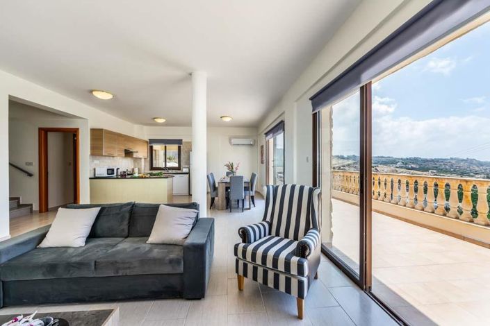 Image No.18-Villa de 4 chambres à vendre à Kissonerga