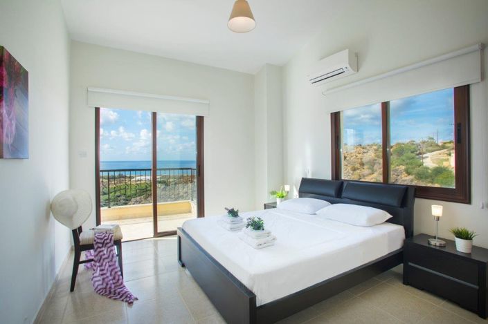 Image No.2-Villa de 4 chambres à vendre à Kissonerga