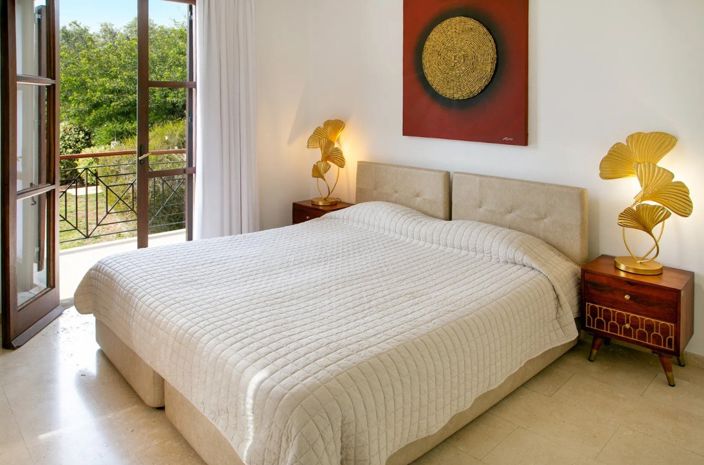 Image No.10-3 Bed House for sale