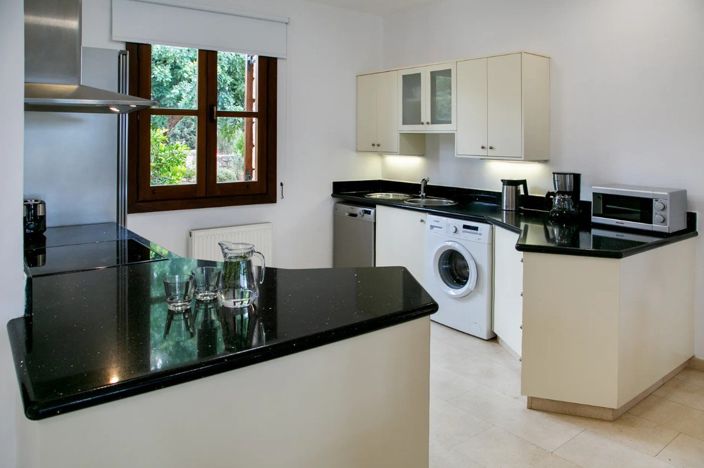 Image No.8-3 Bed House for sale