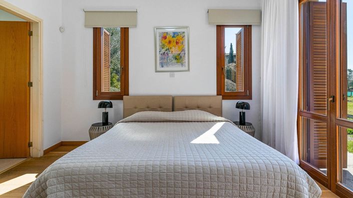 Image No.13-3 Bed House for sale