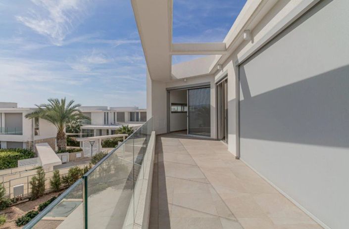 Image No.5-4 Bed House for sale