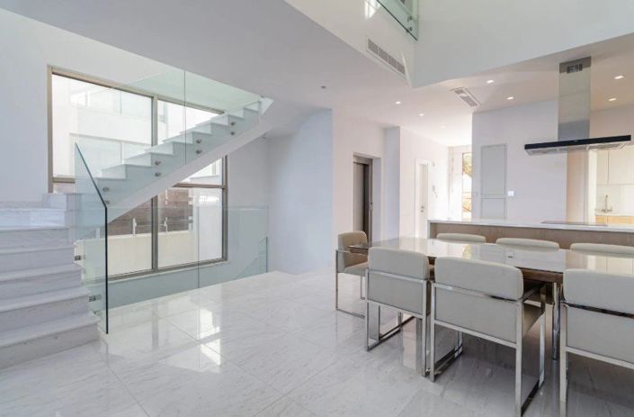 Image No.7-5 Bed House for sale