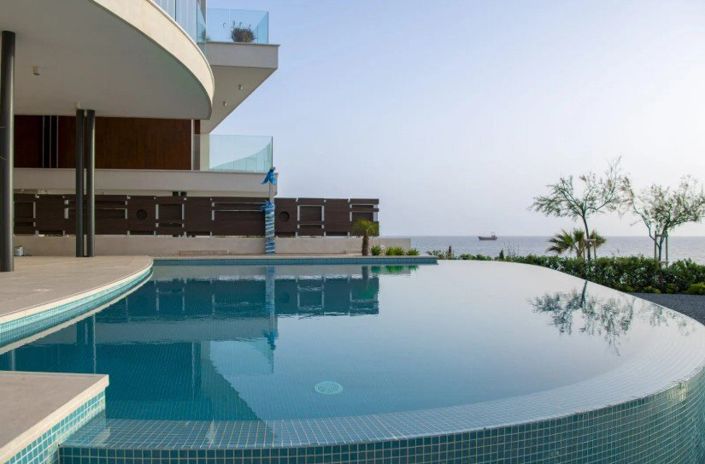 Image No.4-6 Bed House for sale