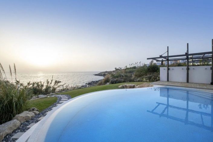 Image No.6-6 Bed House for sale