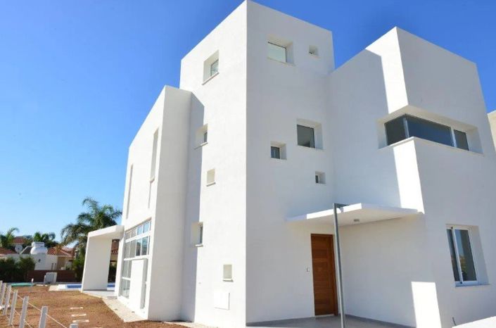 Image No.2-3 Bed House for sale