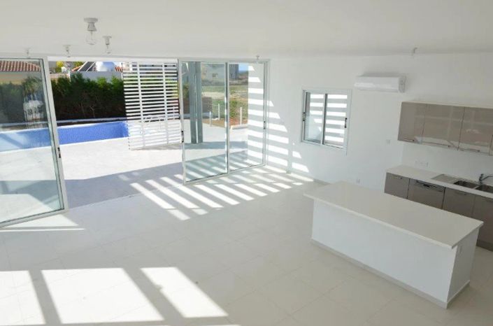 Image No.5-3 Bed House for sale