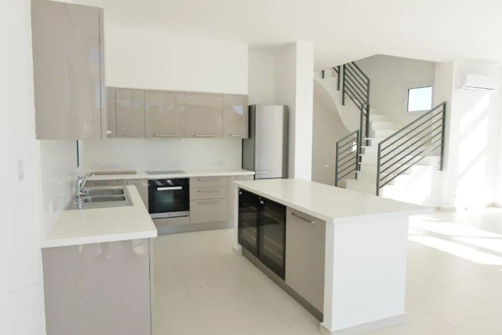 Image No.7-3 Bed House for sale
