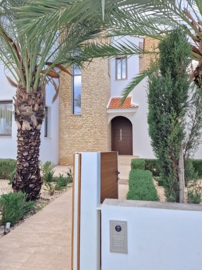 Image No.8-3 Bed House for sale