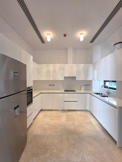 Image No.30-4 Bed House for sale