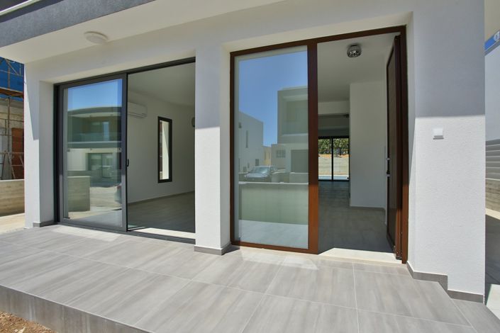 Image No.16-3 Bed House for sale