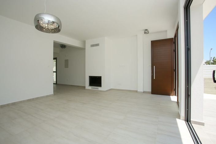 Image No.14-3 Bed House for sale