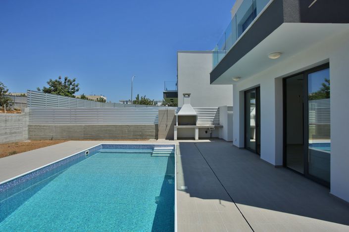 Image No.6-3 Bed House for sale
