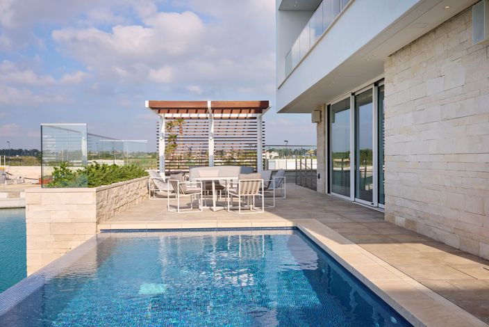 Image No.9-5 Bed House for sale