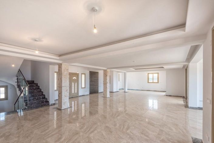 Image No.14-7 Bed House for sale