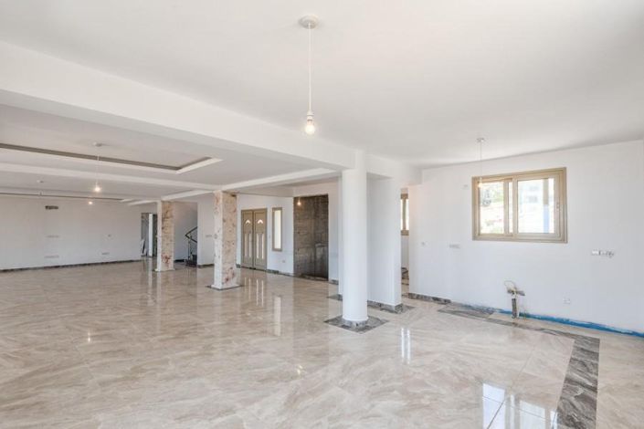 Image No.18-7 Bed House for sale