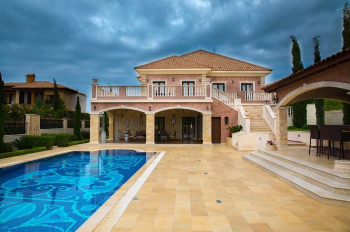 Image No.2-6 Bed House for sale