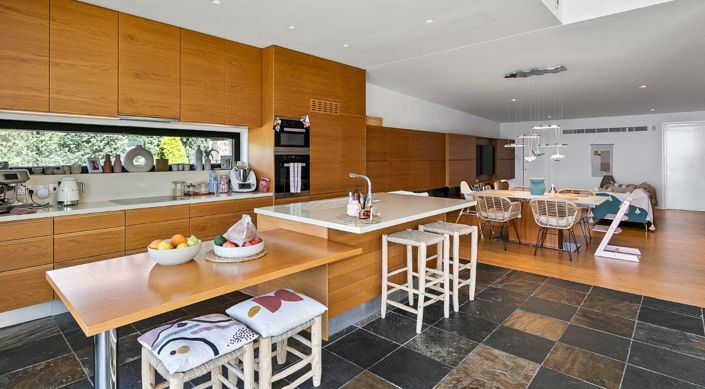 Image No.10-5 Bed House for sale
