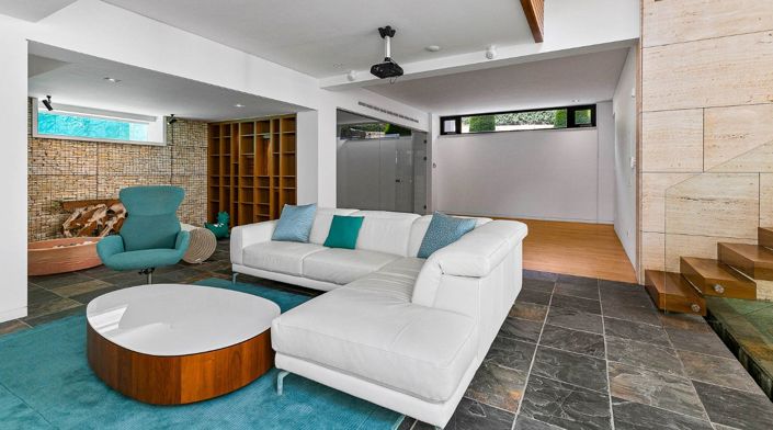 Image No.17-5 Bed House for sale