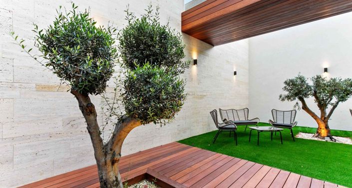 Image No.17-6 Bed House for sale