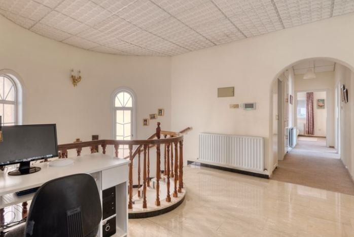 Image No.10-5 Bed Villa for sale