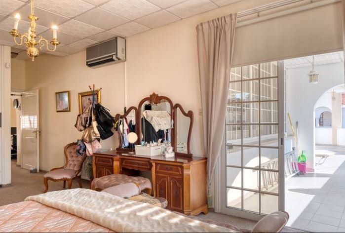 Image No.20-5 Bed Villa for sale