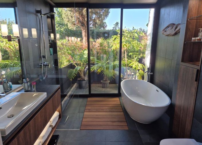 Image No.13-4 Bed House for sale