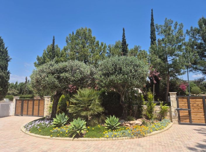 Image No.6-4 Bed House for sale