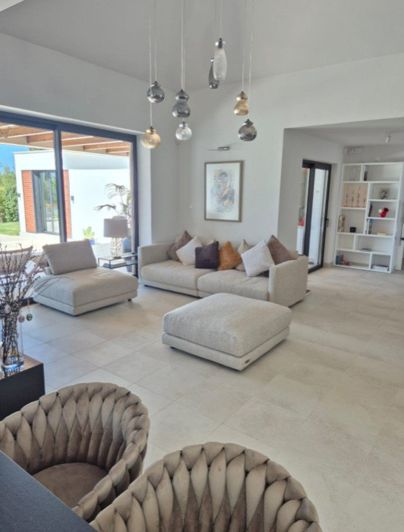 Image No.7-4 Bed House for sale