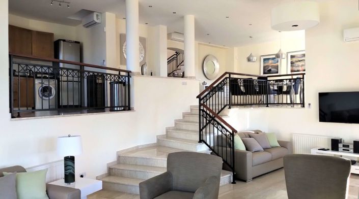 Image No.7-4 Bed House for sale