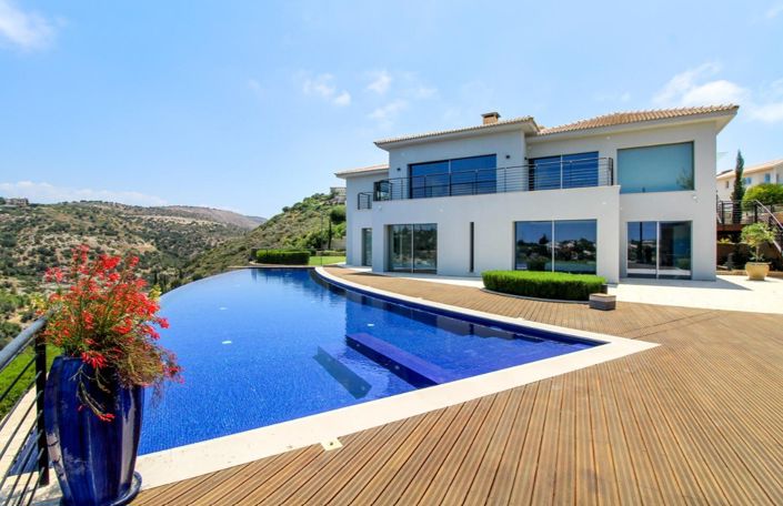 Image No.3-4 Bed House for sale