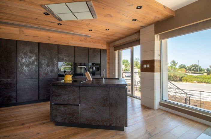 Image No.8-4 Bed House for sale