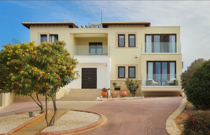 Image No.2-4 Bed House for sale