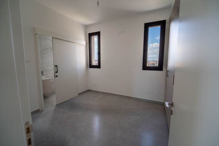 Image No.14-2 Bed Apartment for sale