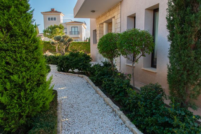 Image No.13-2 Bed House for sale