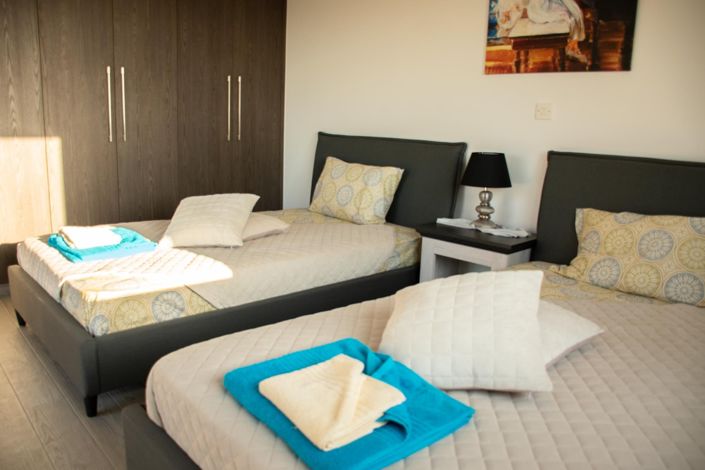 Image No.20-2 Bed House for sale