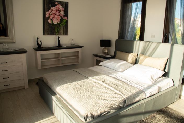 Image No.22-2 Bed House for sale