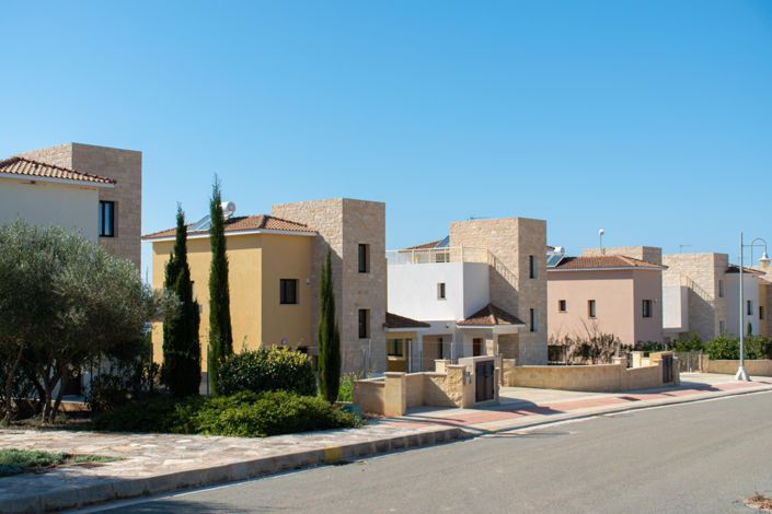 Image No.9-2 Bed House for sale