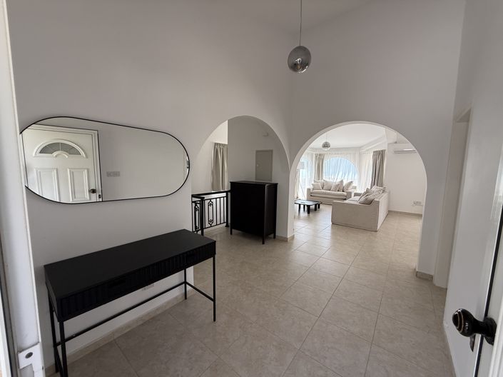 Image No.12-5 Bed House for sale