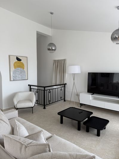 Image No.7-5 Bed House for sale
